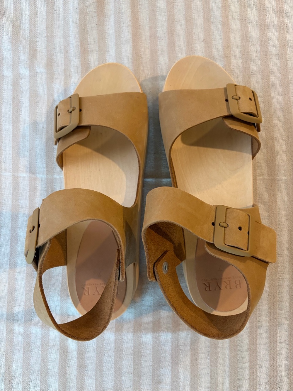Bryr Clogs - Women’s Tan Platform Clog Sandals with Buckle Straps - Picture 3 of 3